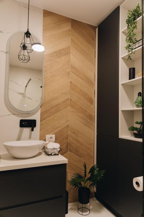 Tulip Apartment オラデア エクステリア 写真